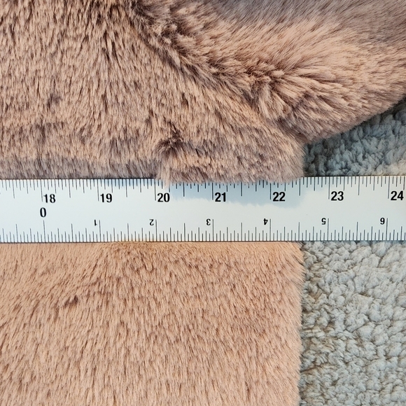 DO+BE Pink Faux Fur Jacket Sz M Medium Black White Hook Loop Closure Cozy Fuzzy - Picture 5 of 6